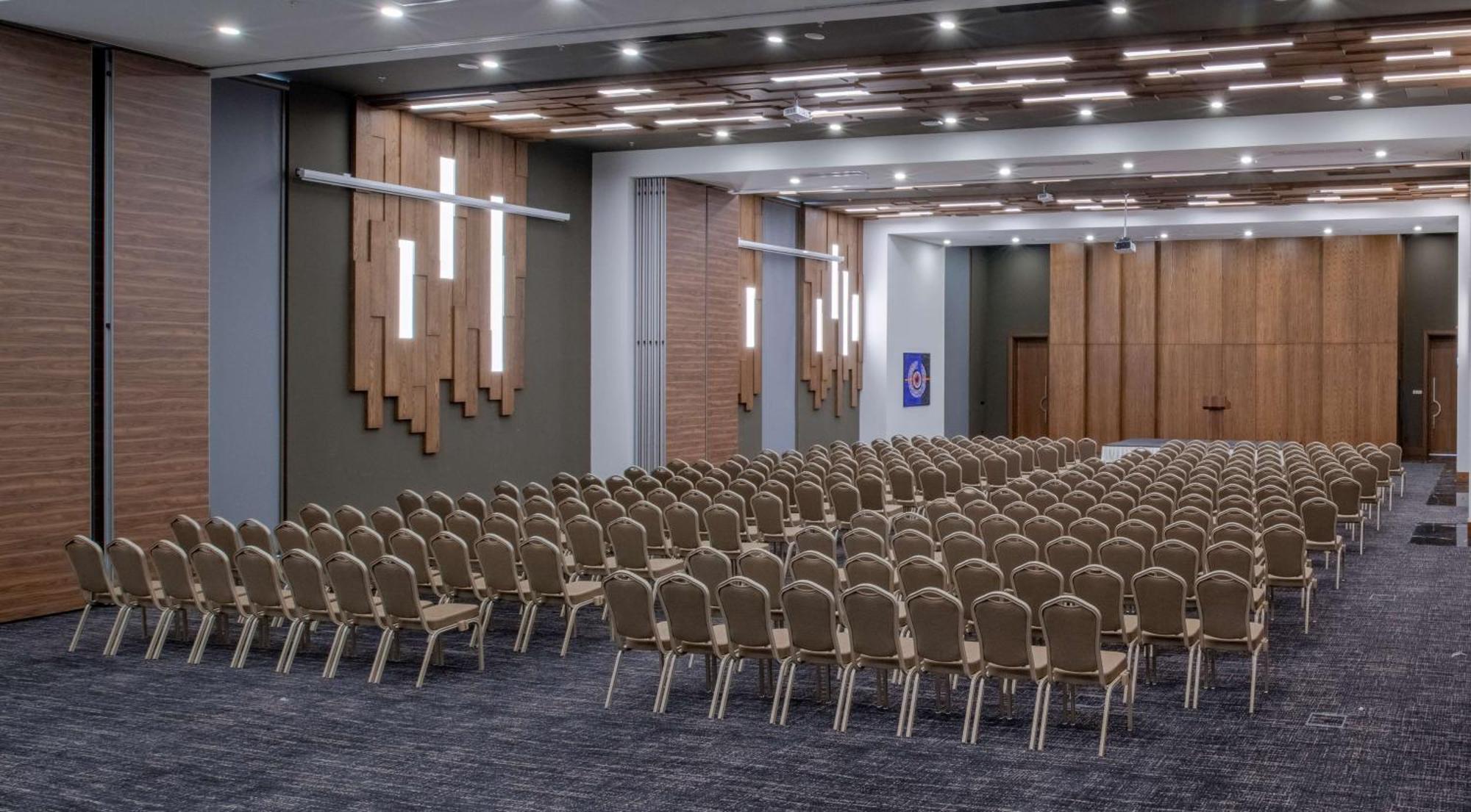 Doubletree By Hilton Manisa Hotel Bagian luar foto