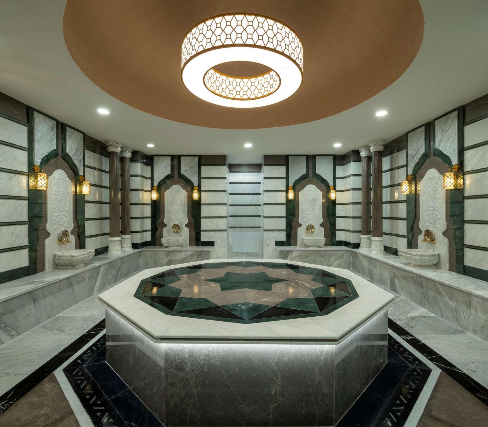 Doubletree By Hilton Manisa Hotel Bagian luar foto
