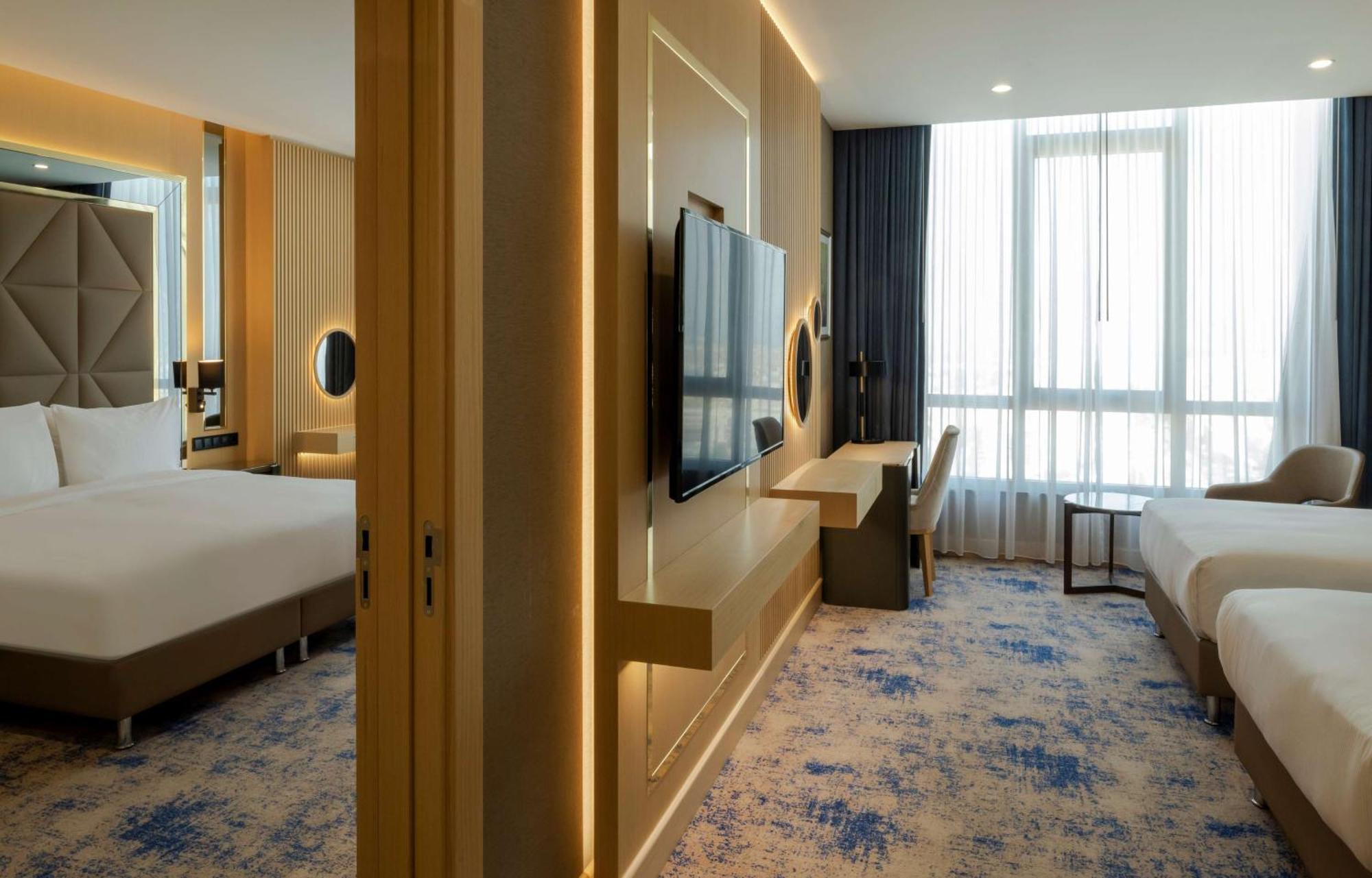Doubletree By Hilton Manisa Hotel Bagian luar foto