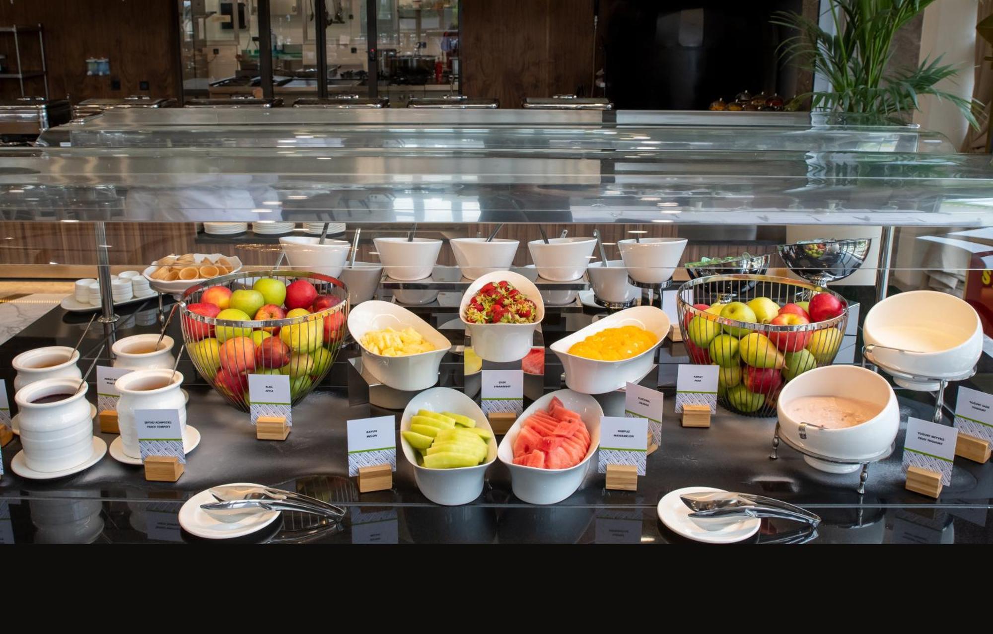 Doubletree By Hilton Manisa Hotel Bagian luar foto